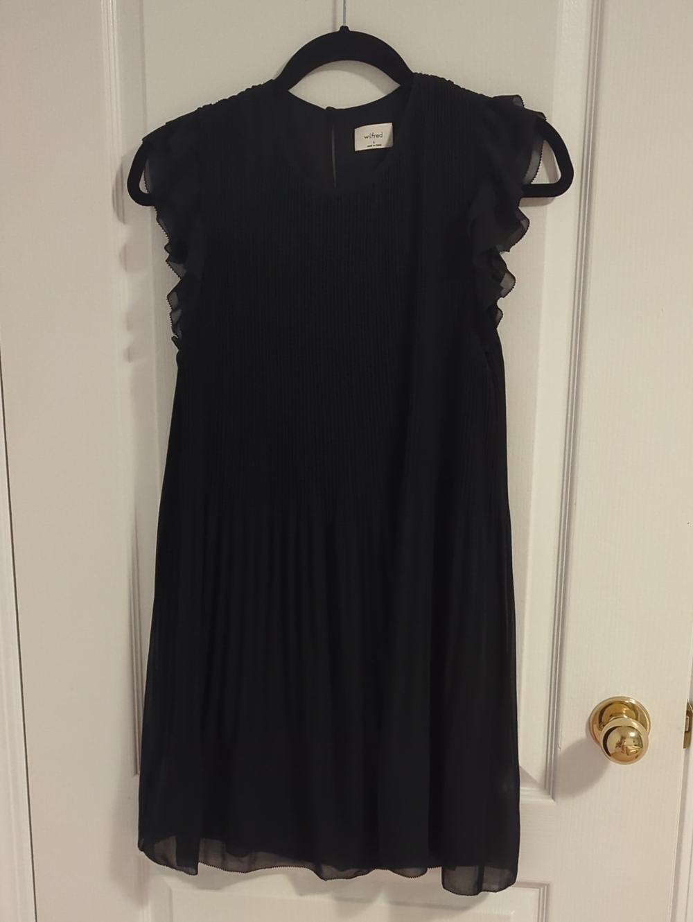 Aritzia Wilfred Black Daydreamer Pleated Sleeveless Dress Size S